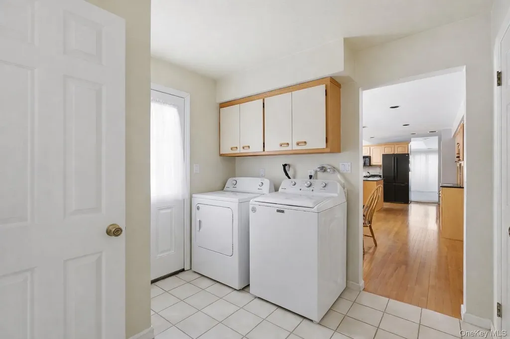 6 Cedarfield Terrace Saint James NY 11780