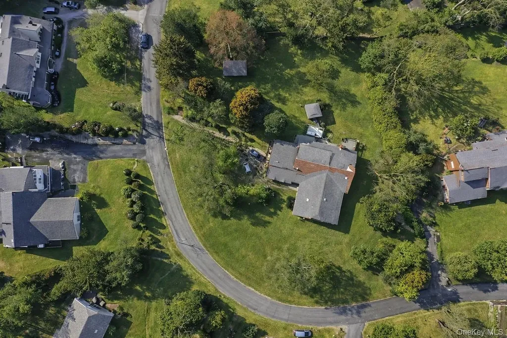 6 Cedarfield Terrace Saint James NY 11780