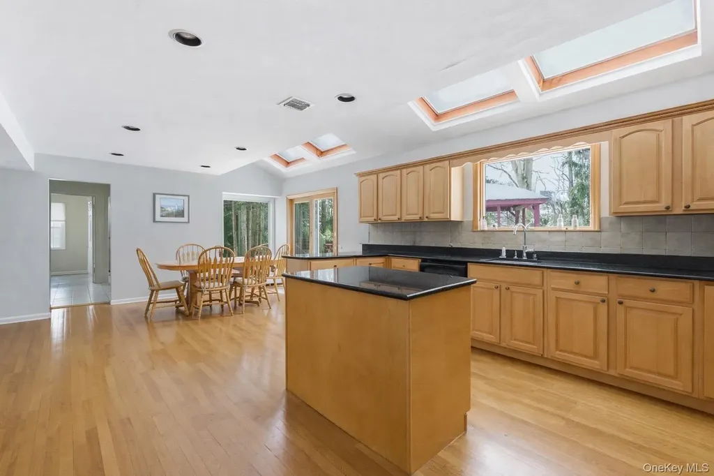 6 Cedarfield Terrace Saint James NY 11780