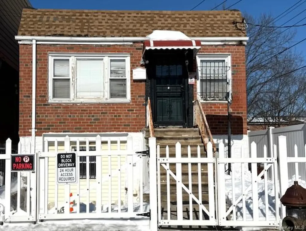 7917 Glenmore Avenue Ozone Park NY 11417