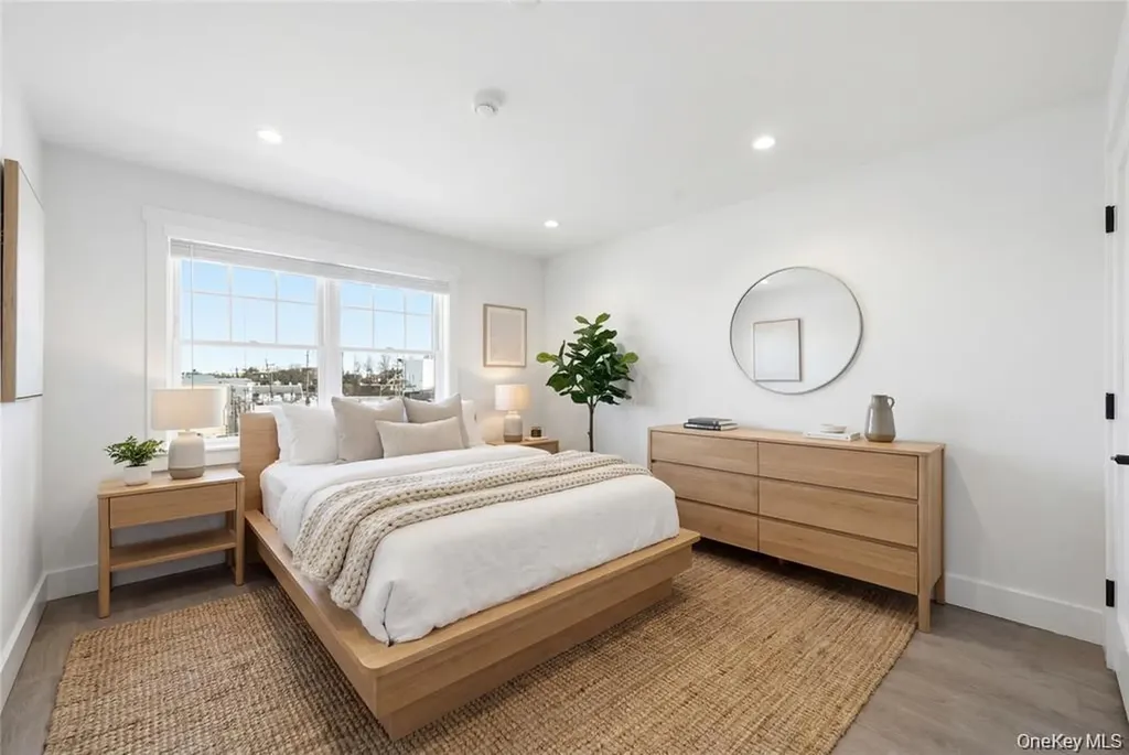 180 Deer Park Avenue Babylon NY 11702