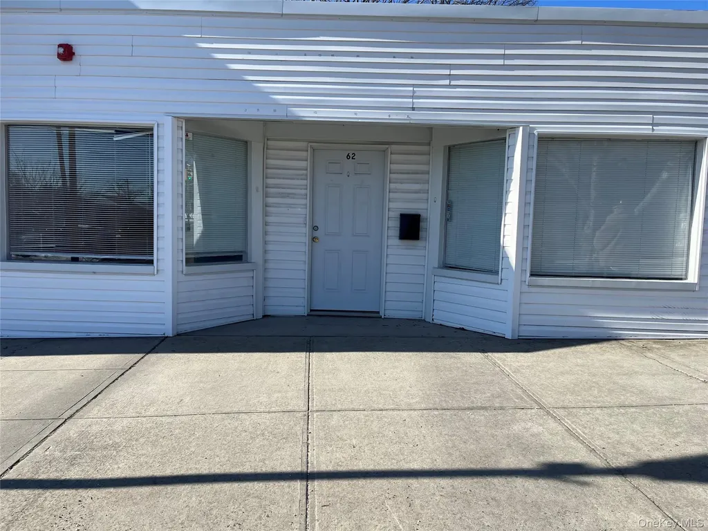 62 Broadway Rocky Point NY 11778