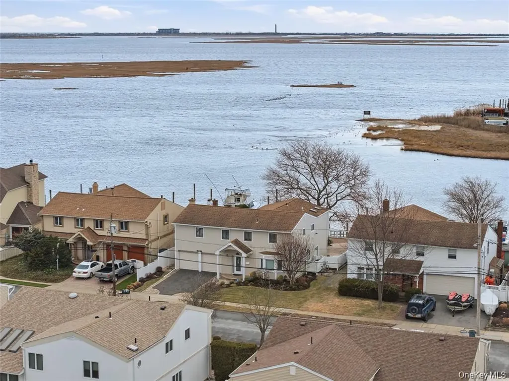 3094 Riverside Drive Wantagh NY 11793