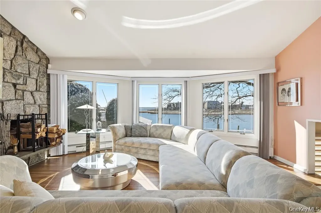 3094 Riverside Drive Wantagh NY 11793