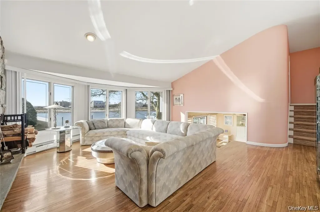 3094 Riverside Drive Wantagh NY 11793
