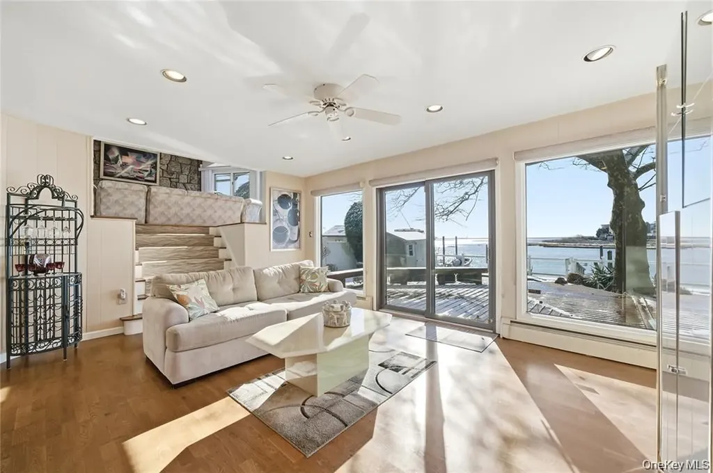 3094 Riverside Drive Wantagh NY 11793