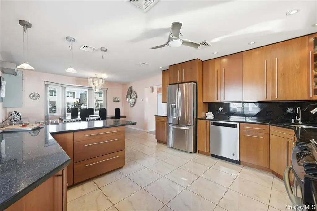 3094 Riverside Drive Wantagh NY 11793