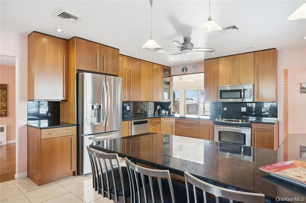 3094 Riverside Drive Wantagh NY 11793