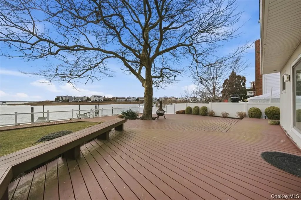 3094 Riverside Drive Wantagh NY 11793