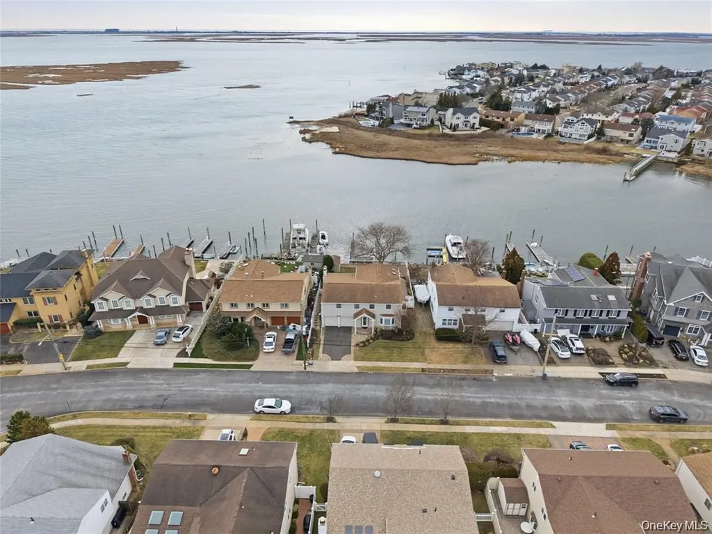 3094 Riverside Drive Wantagh NY 11793