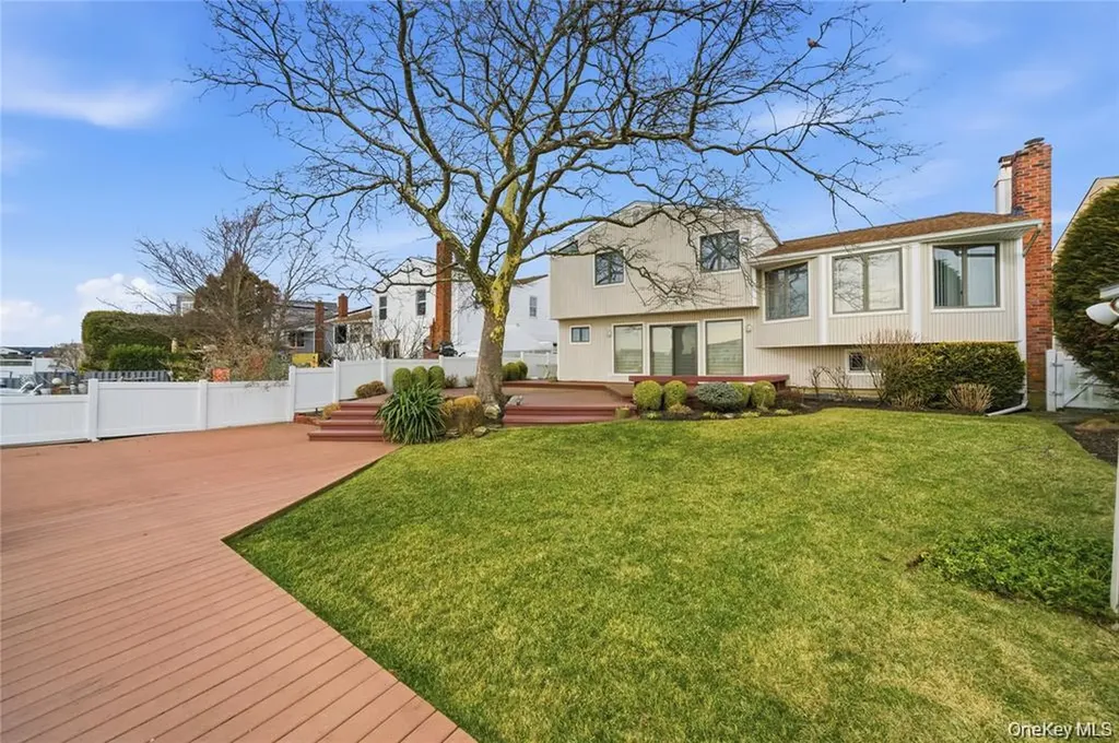 3094 Riverside Drive Wantagh NY 11793