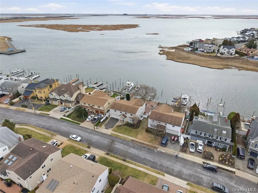 3094 Riverside Drive Wantagh NY 11793