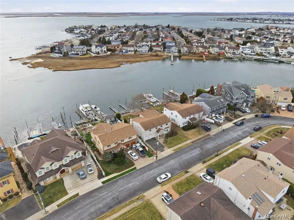3094 Riverside Drive Wantagh NY 11793