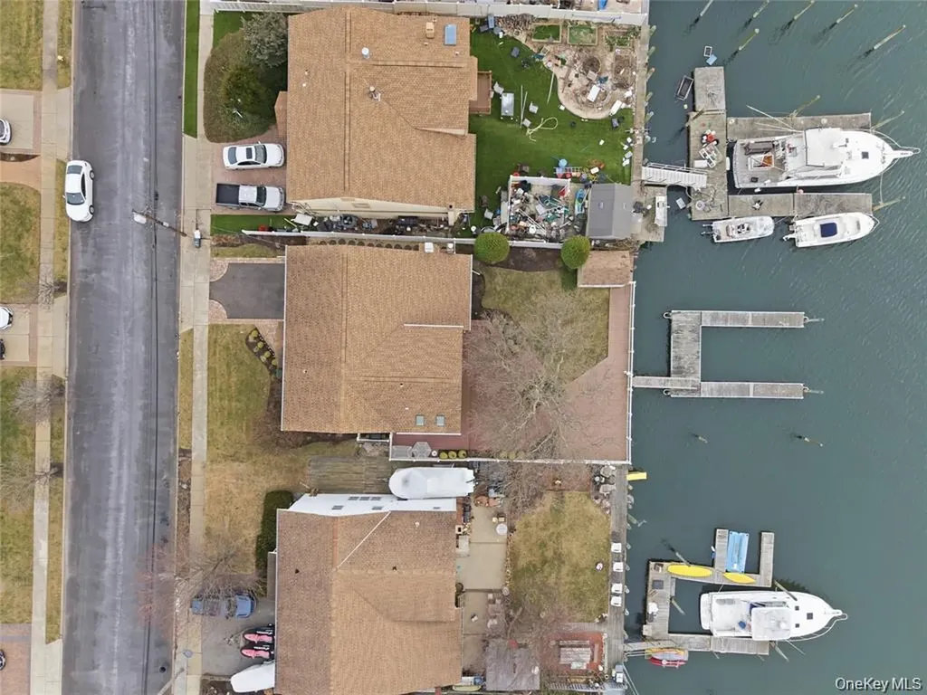 3094 Riverside Drive Wantagh NY 11793