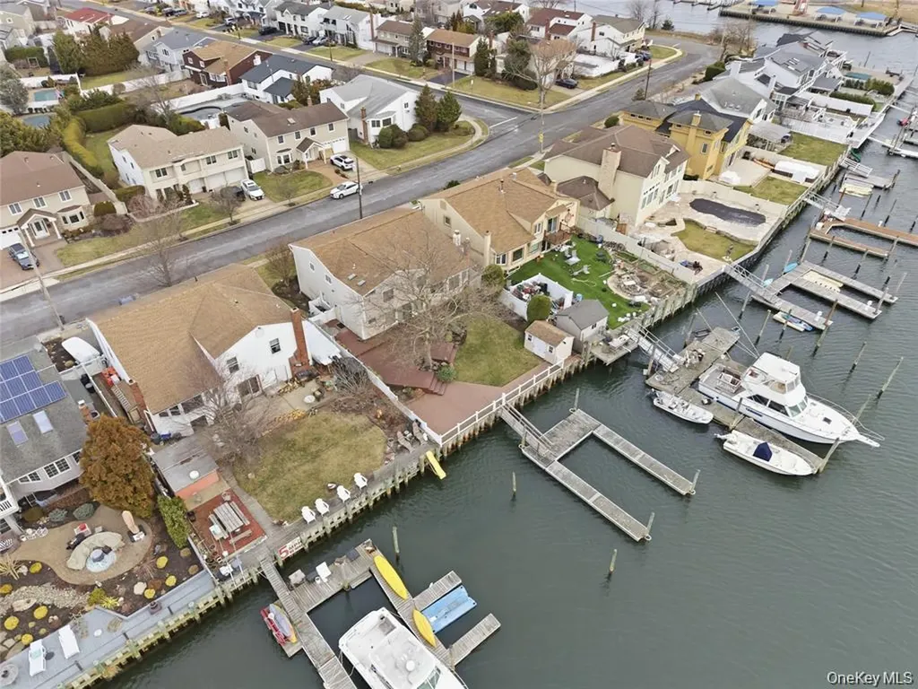 3094 Riverside Drive Wantagh NY 11793