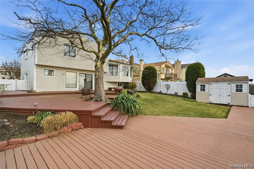 3094 Riverside Drive Wantagh NY 11793