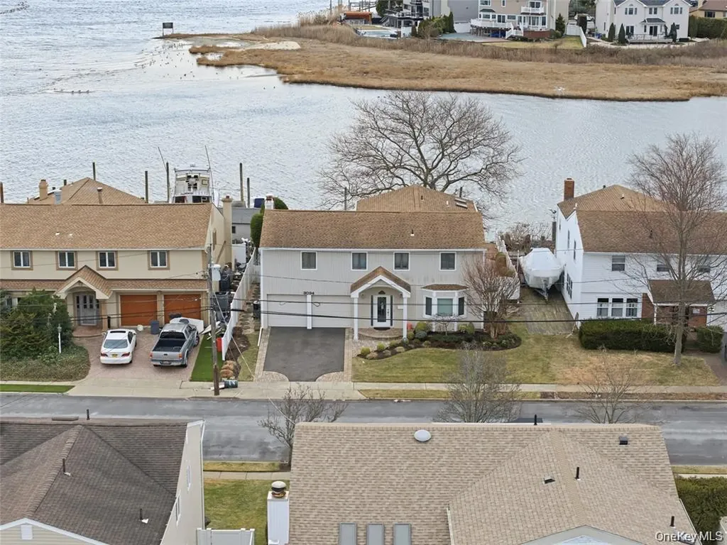 3094 Riverside Drive Wantagh NY 11793