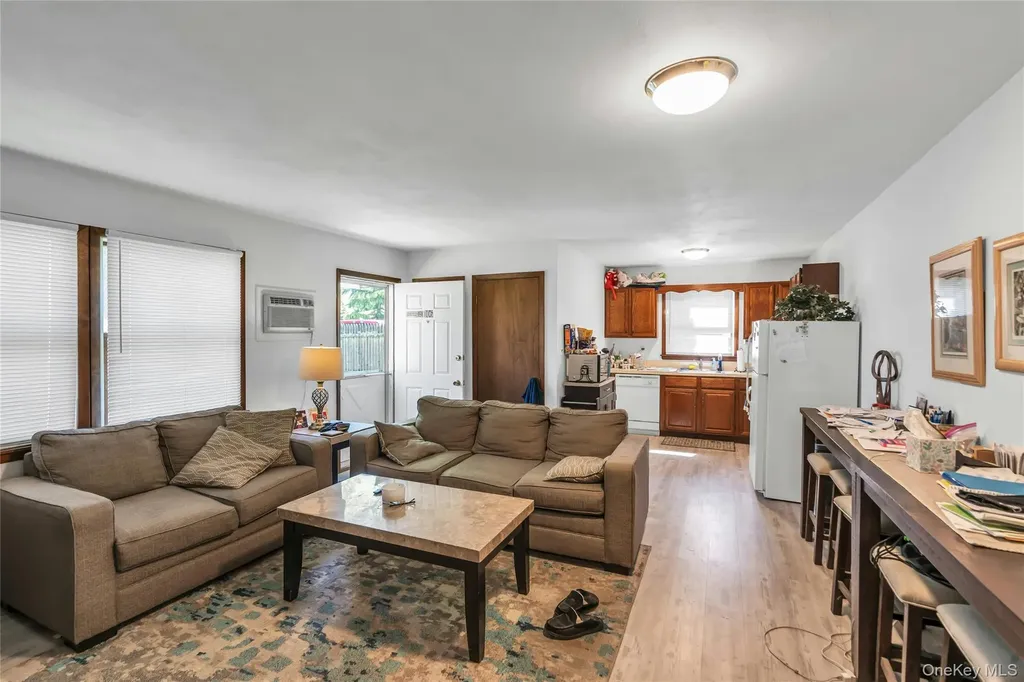 106 Summit Drive Smithtown NY 11787