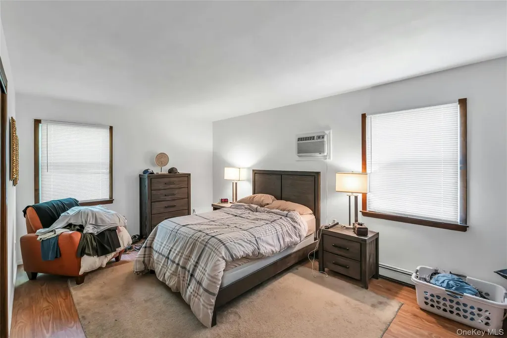 106 Summit Drive Smithtown NY 11787
