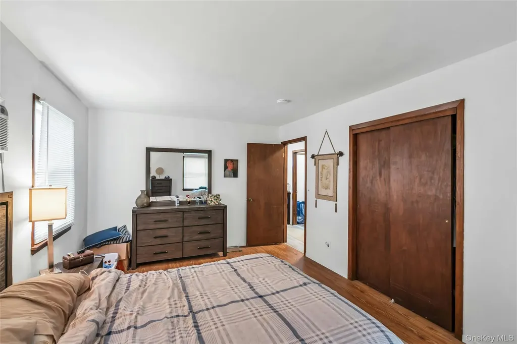 106 Summit Drive Smithtown NY 11787