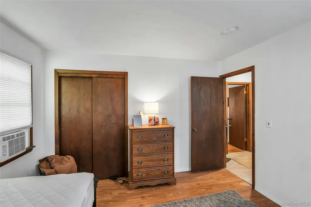 106 Summit Drive Smithtown NY 11787