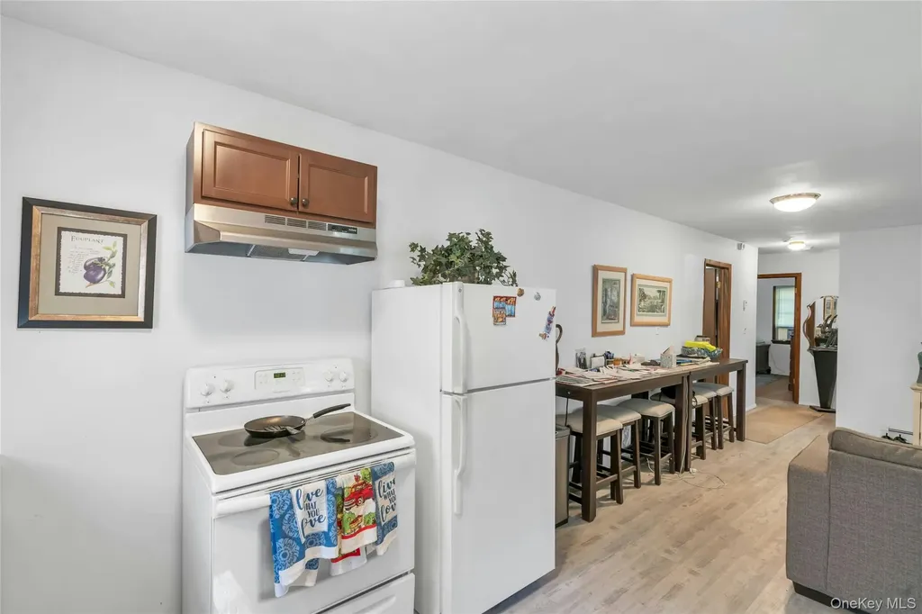 106 Summit Drive Smithtown NY 11787