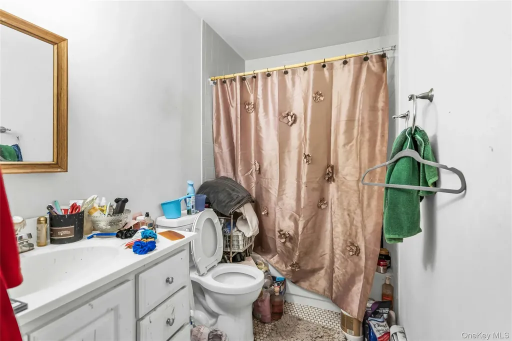 106 Summit Drive Smithtown NY 11787