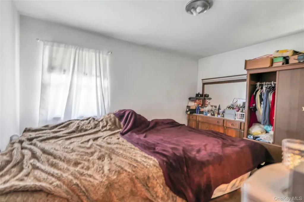 106 Summit Drive Smithtown NY 11787