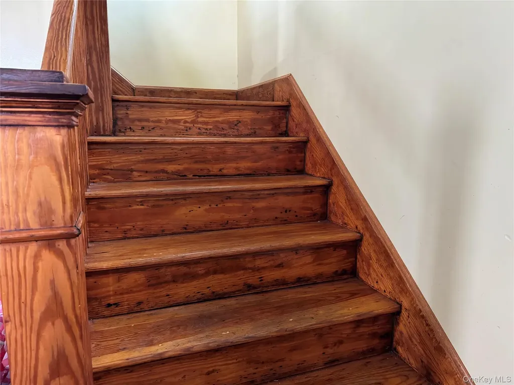 39 Crescent Place Middletown NY 10940