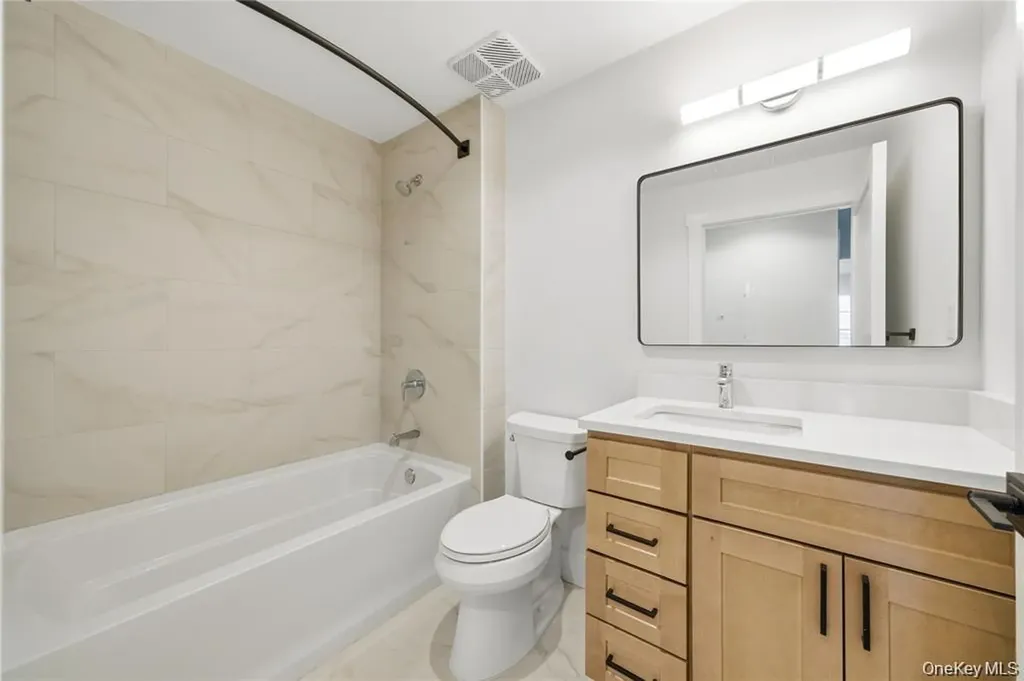 180 Deer Park Avenue Babylon NY 11702
