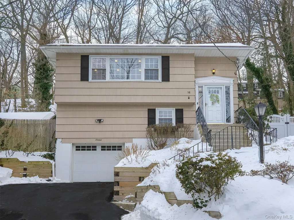 16 Underhill Road Glen Head NY 11545