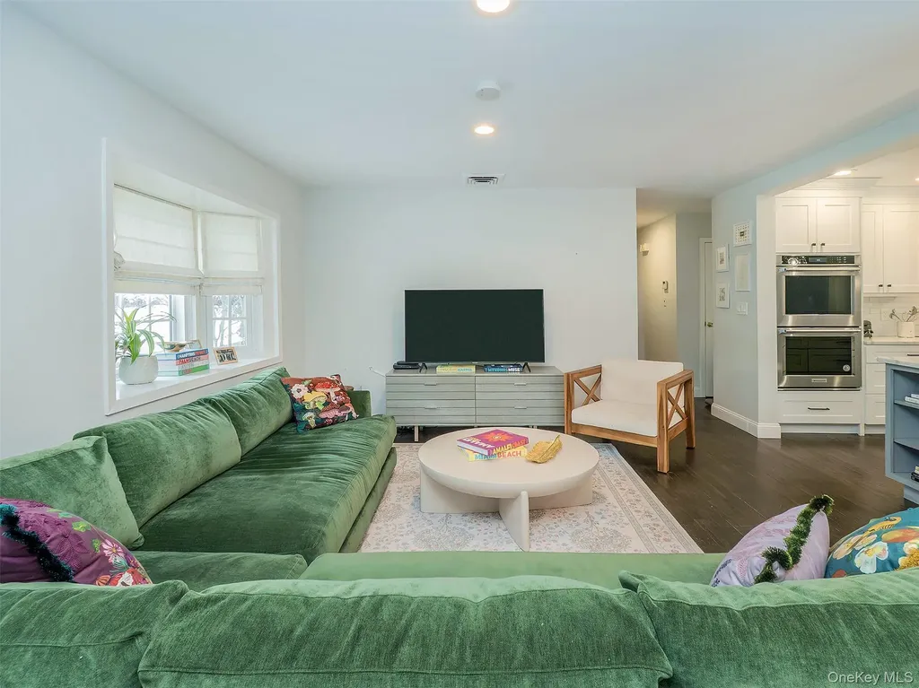 16 Underhill Road Glen Head NY 11545