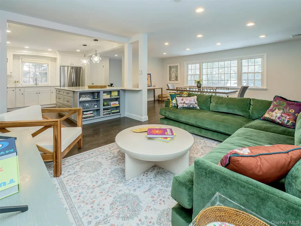 16 Underhill Road Glen Head NY 11545