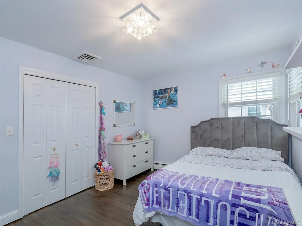 16 Underhill Road Glen Head NY 11545