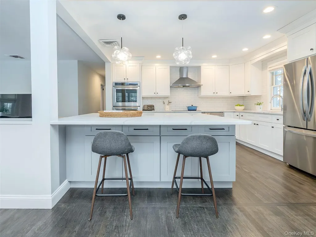 16 Underhill Road Glen Head NY 11545