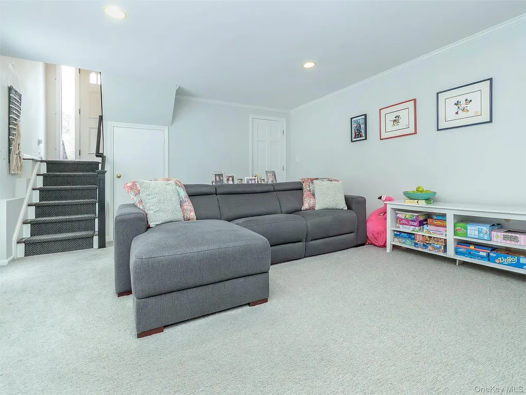16 Underhill Road Glen Head NY 11545