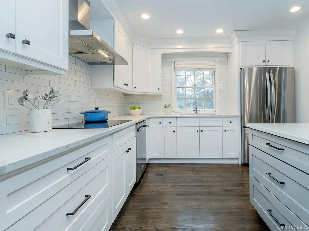 16 Underhill Road Glen Head NY 11545