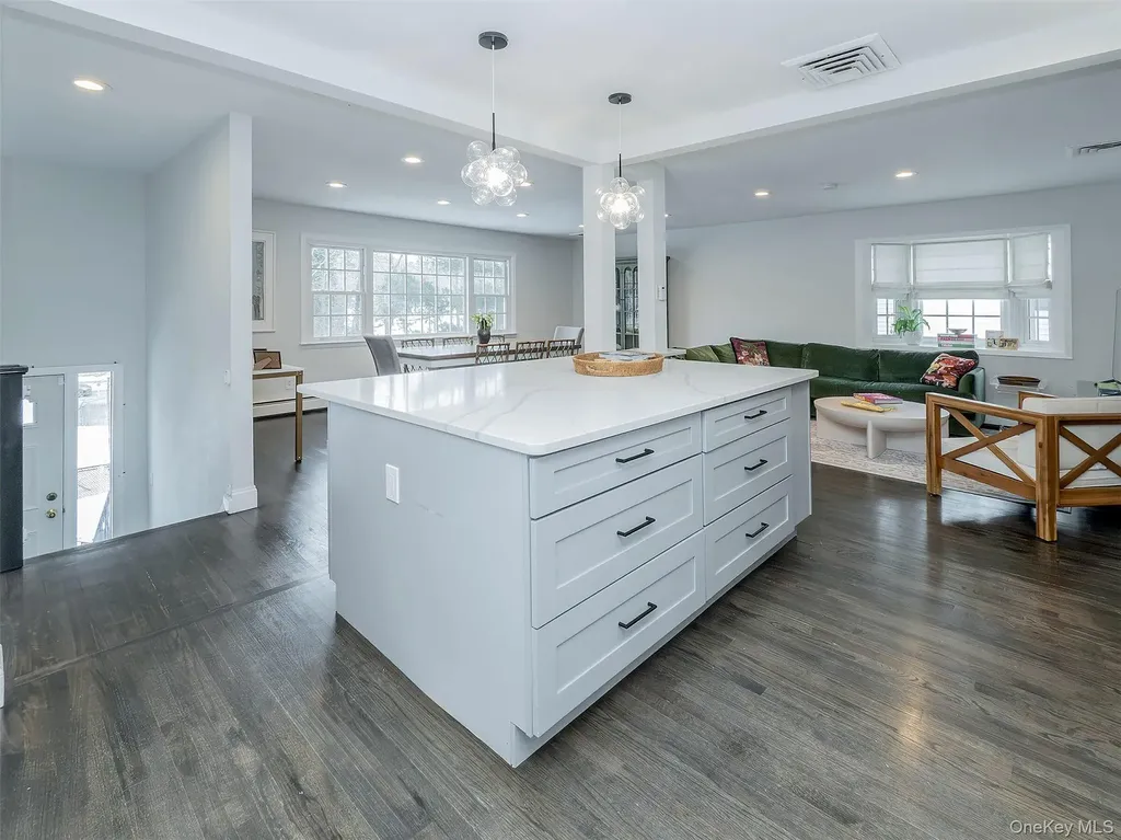 16 Underhill Road Glen Head NY 11545
