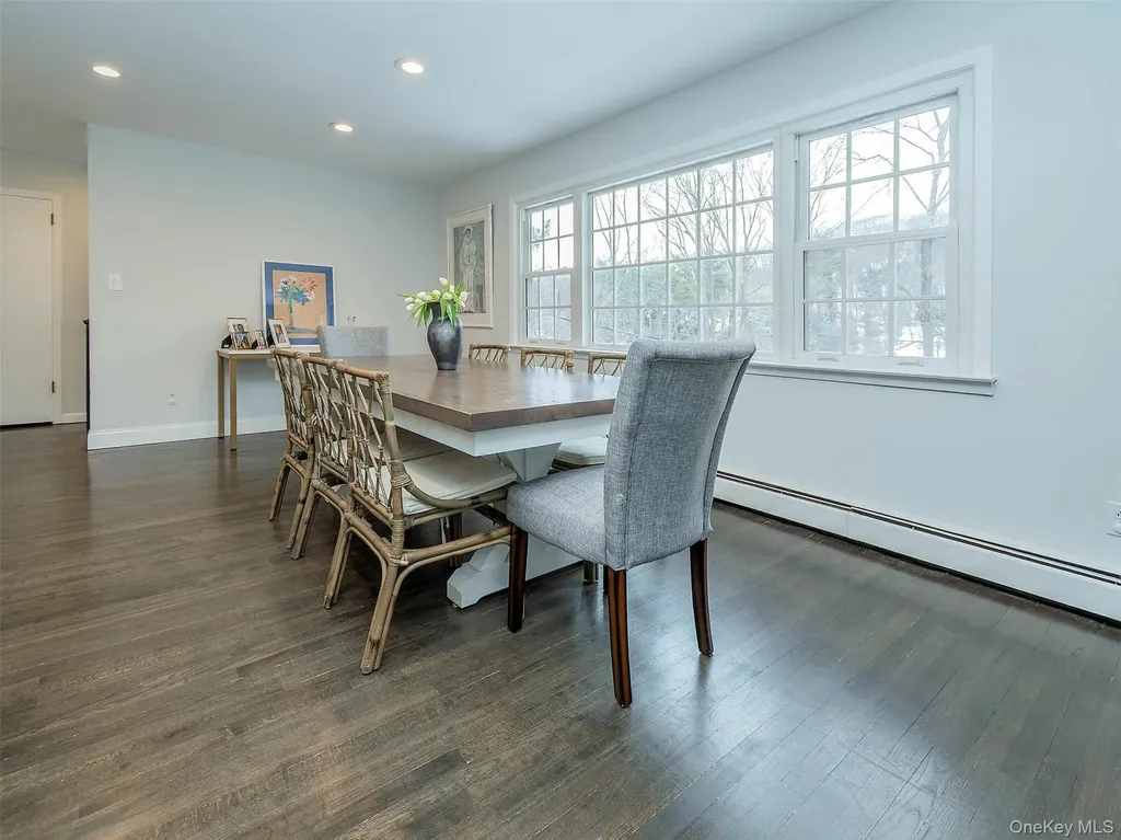 16 Underhill Road Glen Head NY 11545
