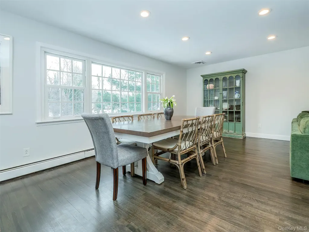16 Underhill Road Glen Head NY 11545