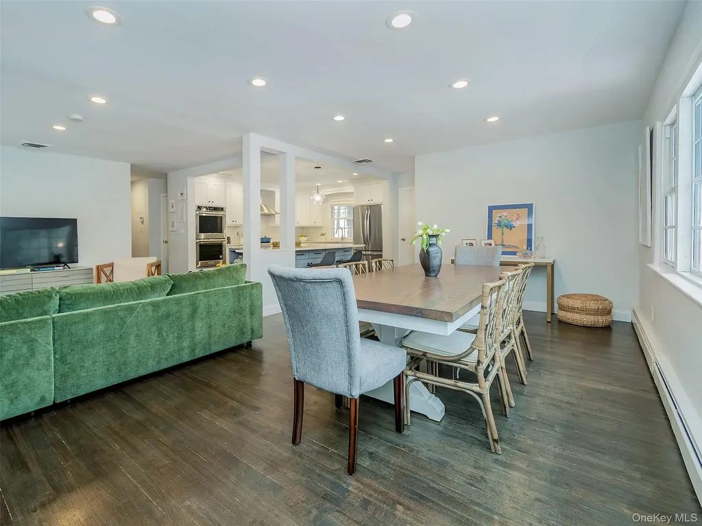 16 Underhill Road Glen Head NY 11545