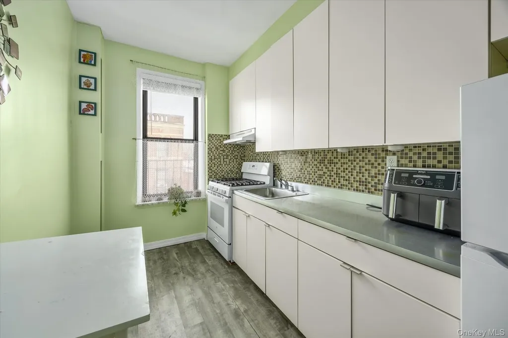 7401 4th Avenue Brooklyn NY 11209