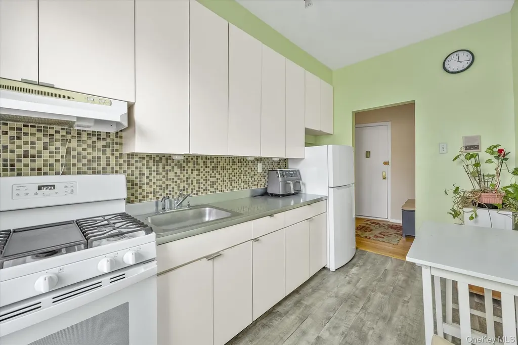7401 4th Avenue Brooklyn NY 11209