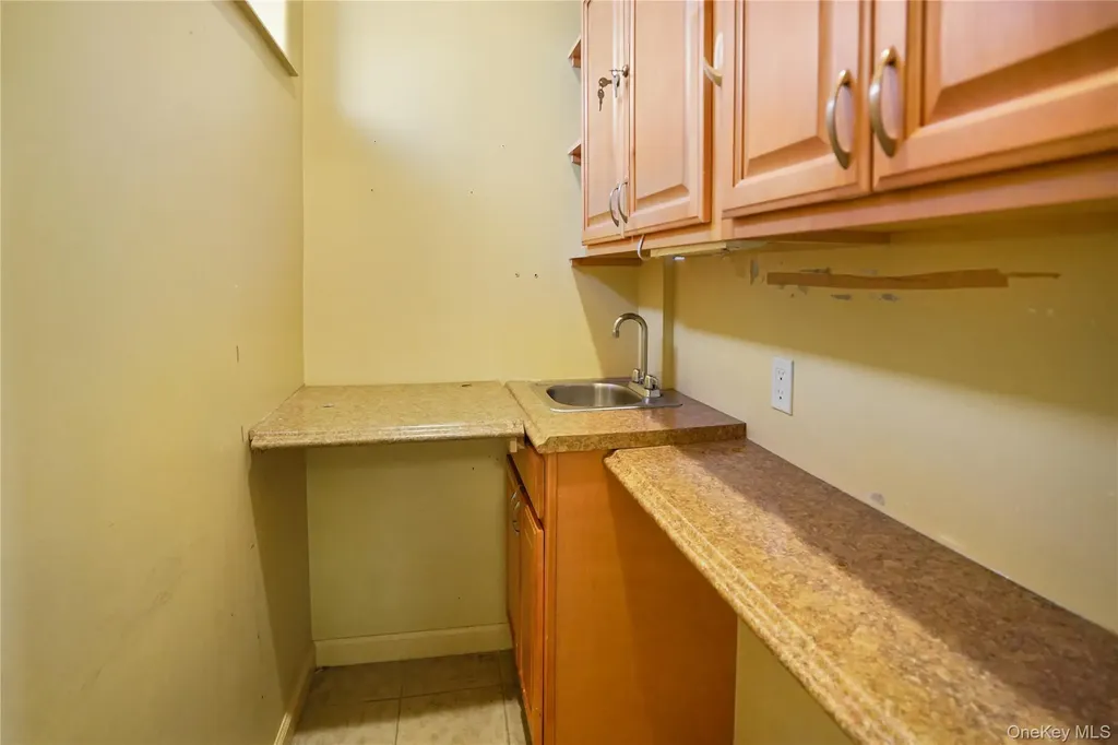 16040 78th Road Fresh Meadows NY 11366