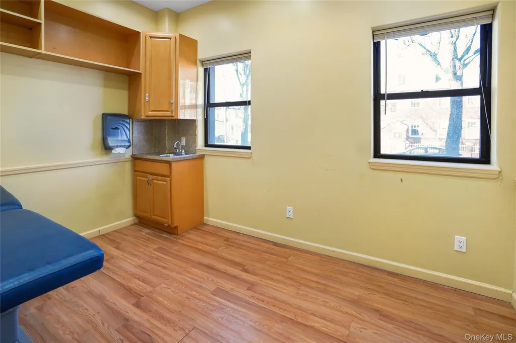 16040 78th Road Fresh Meadows NY 11366