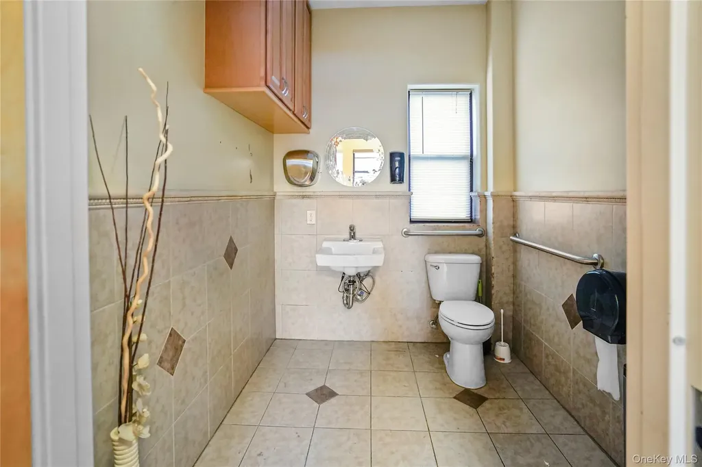 16040 78th Road Fresh Meadows NY 11366