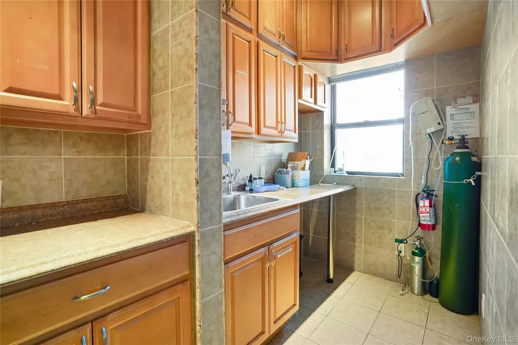 16040 78th Road Fresh Meadows NY 11366