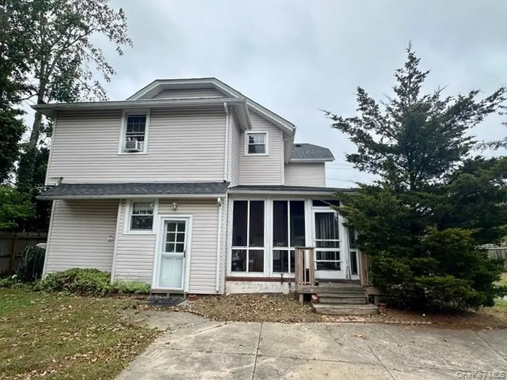 90 E Roe Boulevard Patchogue NY 11772