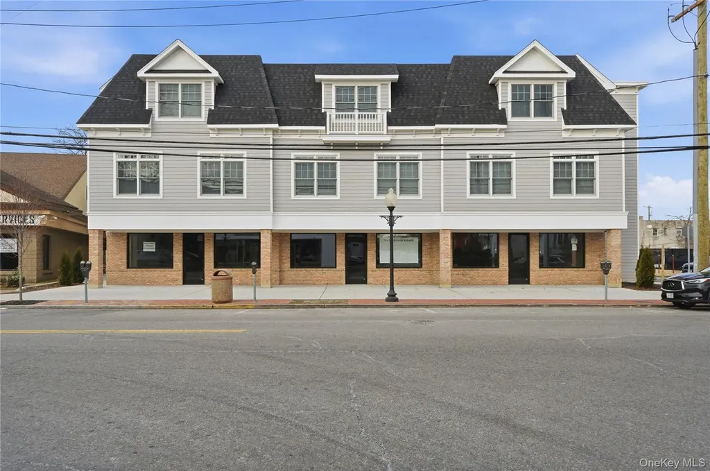 180 Deer Park Avenue Babylon NY 11702