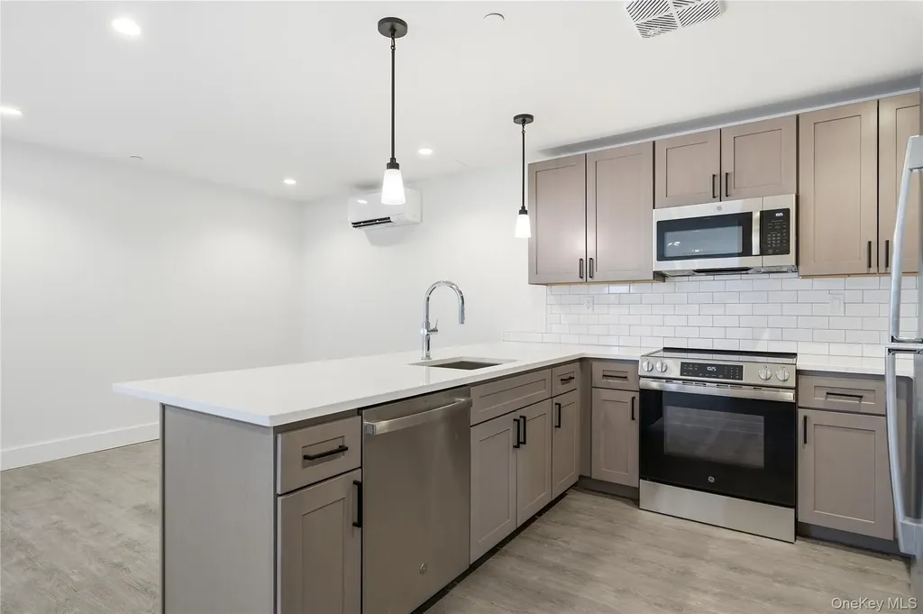180 Deer Park Avenue Babylon NY 11702